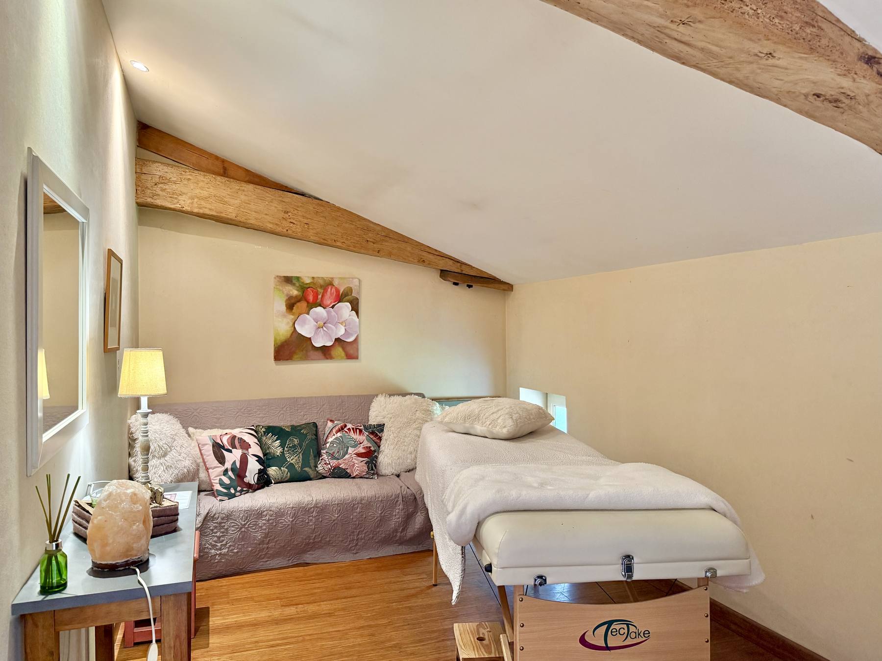La table de massage dans l'espace cocooning